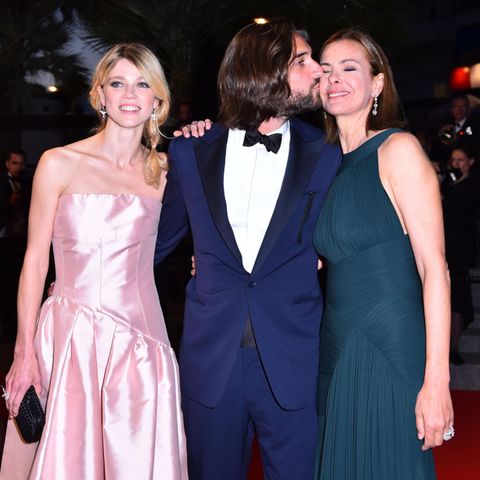 Ein Küsschen für Maman! Auch Dimitris Mutter Carole Bouquet nimmt an jenem Abend an der Vorführung des Films "Der kleine Prinz" auf dem 68. Internationalen Filmfestival in Cannes teil.