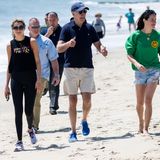 20. Juni 2022 Beim Strandspaziergang bleiben Präsident Joe Biden und Ashley nicht unerkannt. 