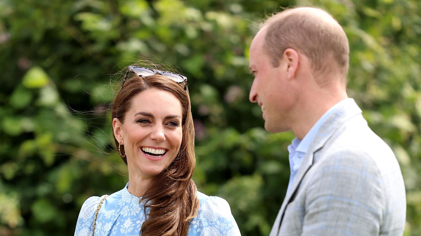 Prince und Princess of Wales Sie unterbrechen Sommerurlaub für süße