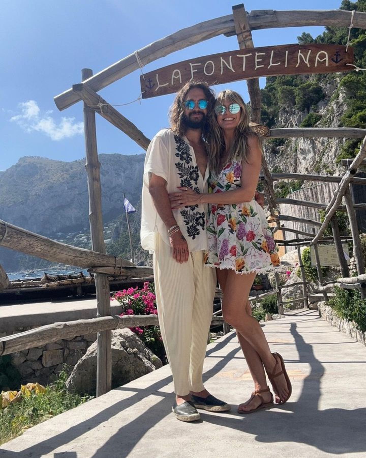 3. August 2023  Heidi Klum und Tom Kaulitz verbringen ihren 4. Hochzeitstag in Italien. Auf der traumhaften Insel Capri stoßen sie im schicken "La Fontelina" auf ihre Liebe an. Wir gratulieren! 
