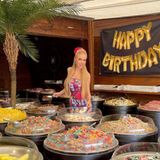 Juni 2022 Carolina Maria feiert ihren 19. Geburtstag mit einem opulenten Süßigkeiten-Buffet. "Wer sagt denn, dass wir erwachsen werden müssen???" Wenn mich jemand fragt, wie ich meinen Geburtstag am besten feiern soll, denke ich an den bunten 'Candy Market' aus meinen süßesten Kindheitserinnerungen", verrät die Prinzessin auf Instagram.
