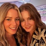 Zwei Swifties auf der VIP-Tribüne: Elizabeth Banks und Amy Adams
