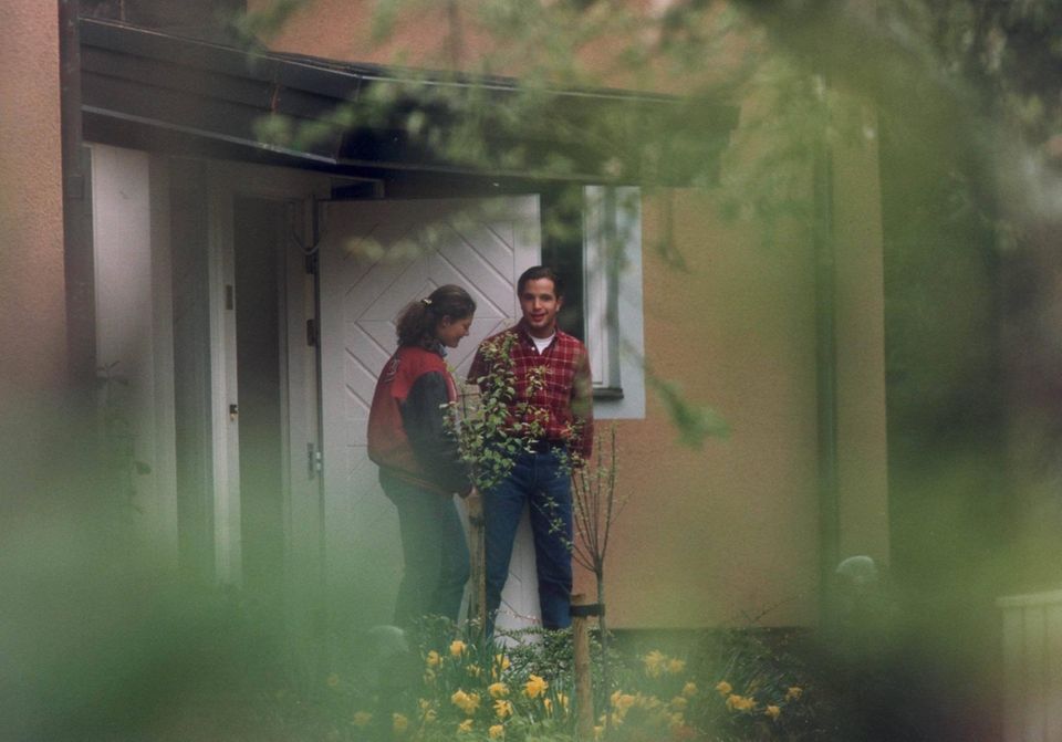 Prinzessin Victoria und Daniel Collert vor seinem Elternhaus in Djursholm 1994.
