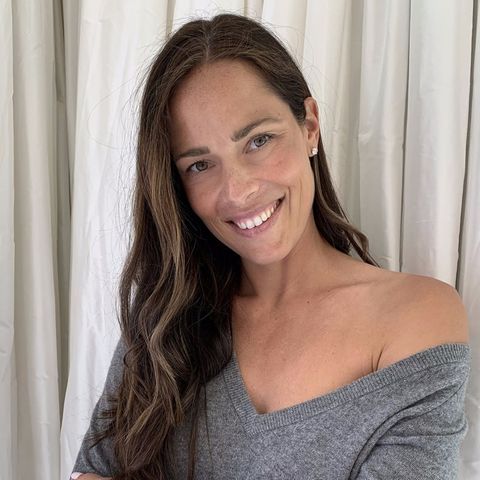 Ana Ivanovic verschränkte Arme und Lächeln