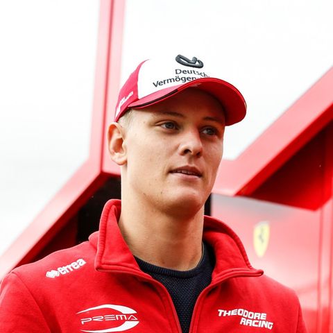 Der Sohn von Michael Schumacher will vor allem mit seinem Rennsport im Fokus stehen. Doch nun zeigt er sich glücklich an der S