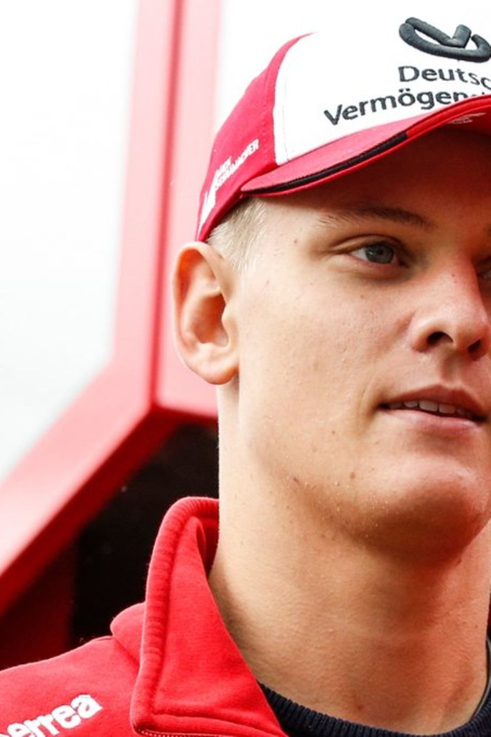 Der Sohn von Michael Schumacher will vor allem mit seinem Rennsport im Fokus stehen. Doch nun zeigt er sich glücklich an der S