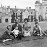 19. Februar 1960  Als das dritte gemeinsame Kind von Queen Elizabeth und Prinz Philip kommt Prinz Andrew zur Welt. 
