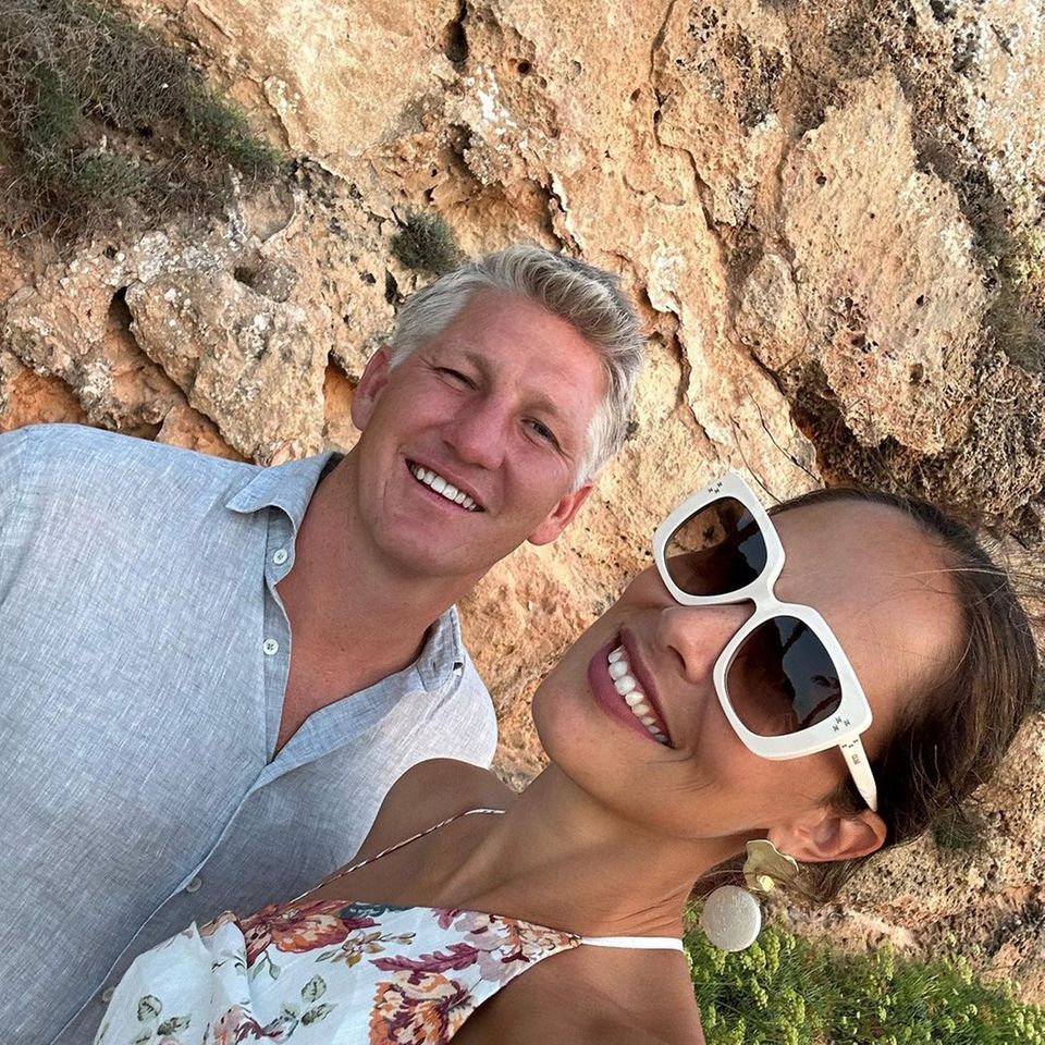 22. August 2023  An diese "Date Night" denkt Ana Ivanović wohl gern zurück. Auf Instagram teilt Ana dieses schöne Selfie, welches sie mit ihrem Liebsten Bastian Schweinsteiger zeigt. Die Fans freuen sich über den kleinen Rückblick eines wohl unvergesslichen Abends. 