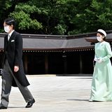 21. Juli 2022  Kaiser Naruhito und Kaiserin Masako besuchen im Rahmen einer Veranstaltung zum 110. Jahrestag des Todes von Kaiser Meiji dessen Schrein.