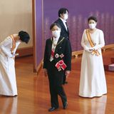 1. Januar 2021  Zur Neujahrszeremonie betreten Kaiser Naruhito und Kaiserin Masako den Raum Matsu no Ma im Kaiserpalast.