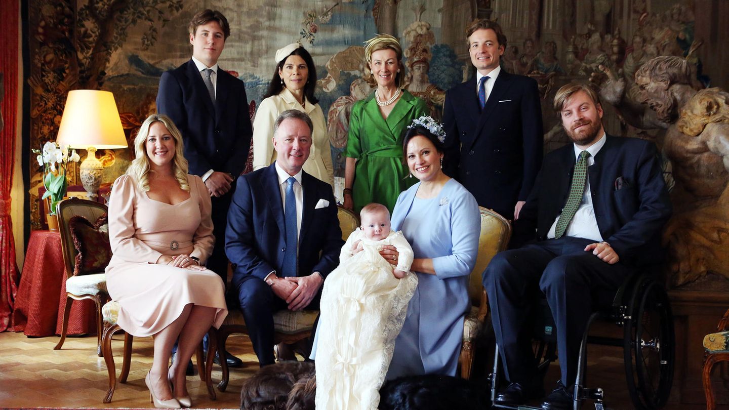 Carina + Gustav zu SaynWittgensteinBerleburg Ihr Sohn wurde getauft