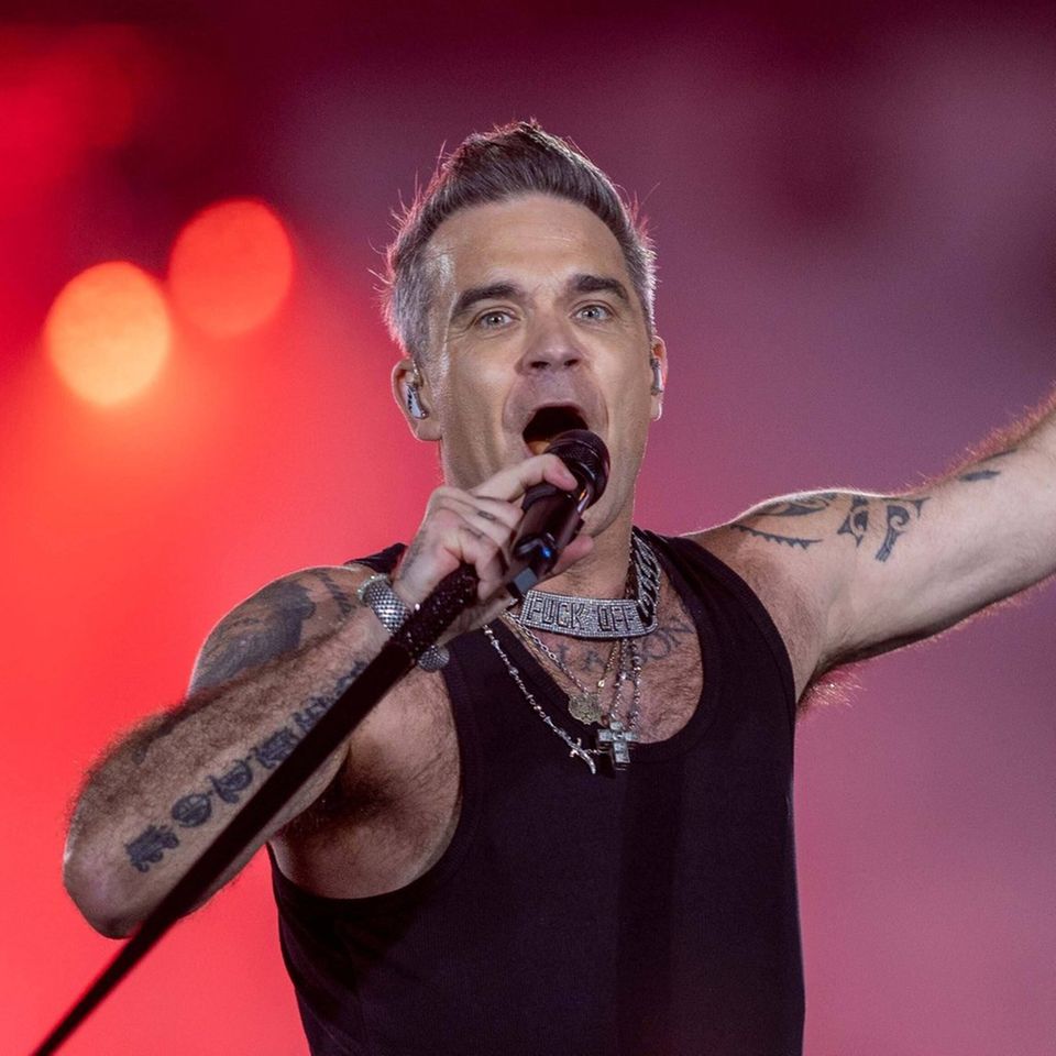 Robbie Williams, hier bei einem Auftritt in München, stand jetzt auf dem Gelände des Sandringham Estate auf der Bühne.