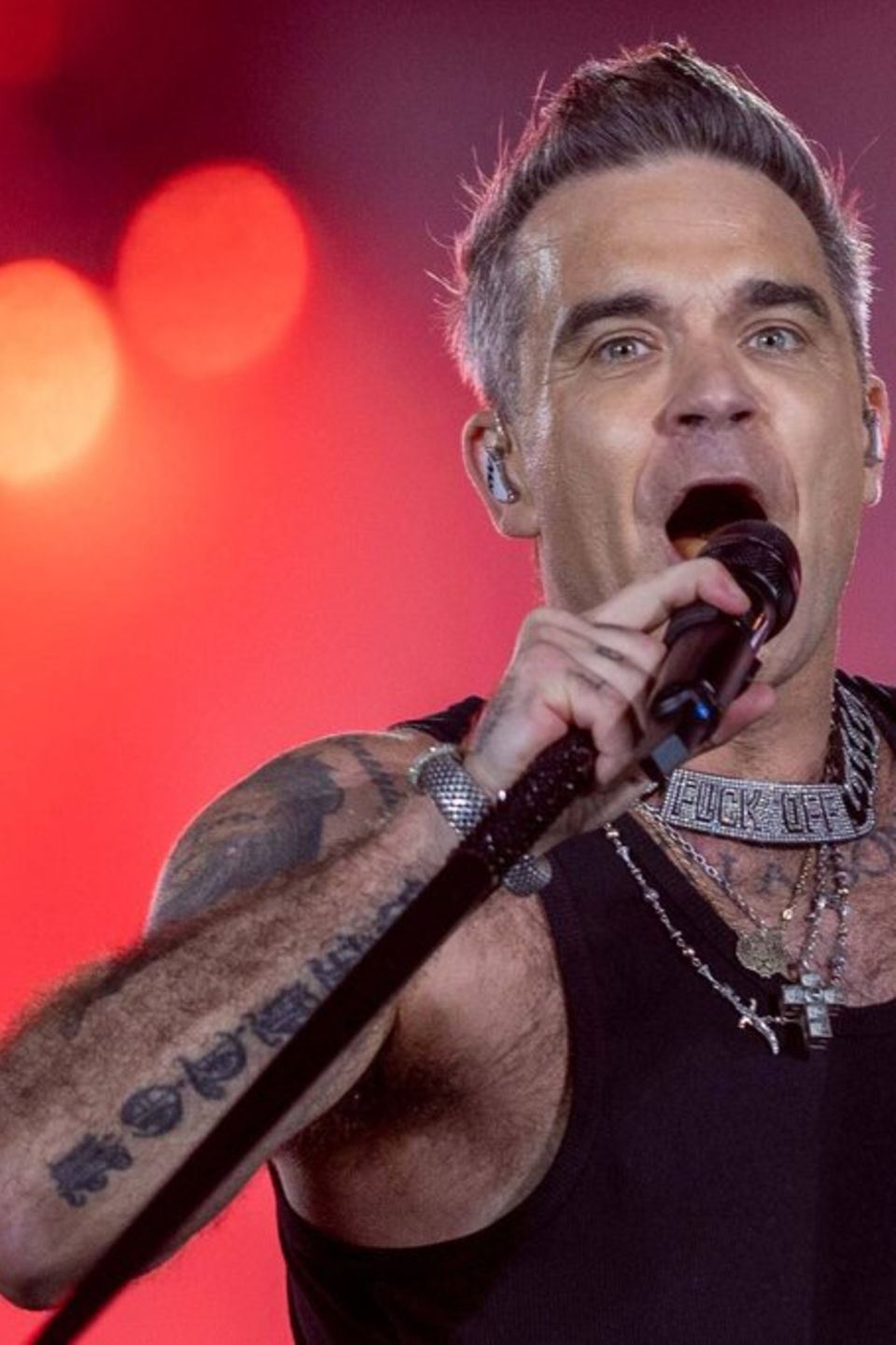 Robbie Williams, hier bei einem Auftritt in München, stand jetzt auf dem Gelände des Sandringham Estate auf der Bühne.