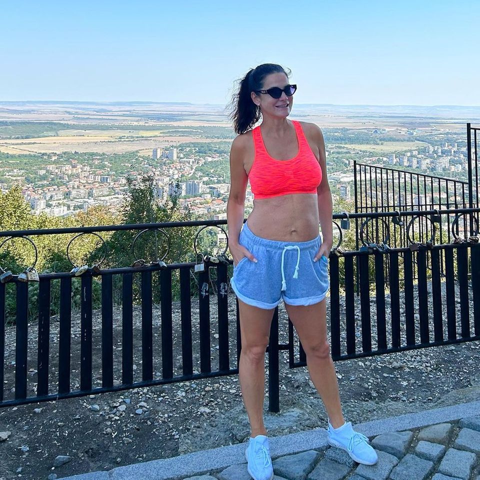 Mariella Ahrens im Gymnasium Look