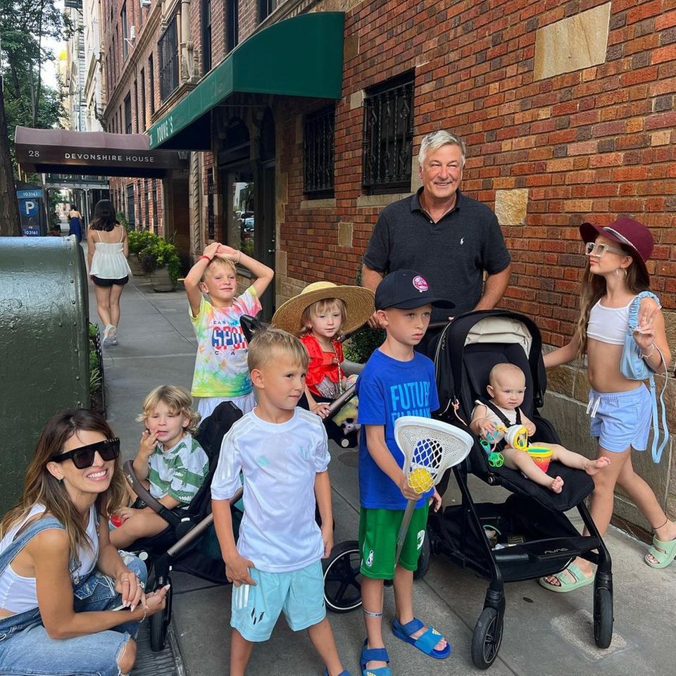 Familie Baldwin: Alec und Hilaria Baldwin mit ihren Kindern