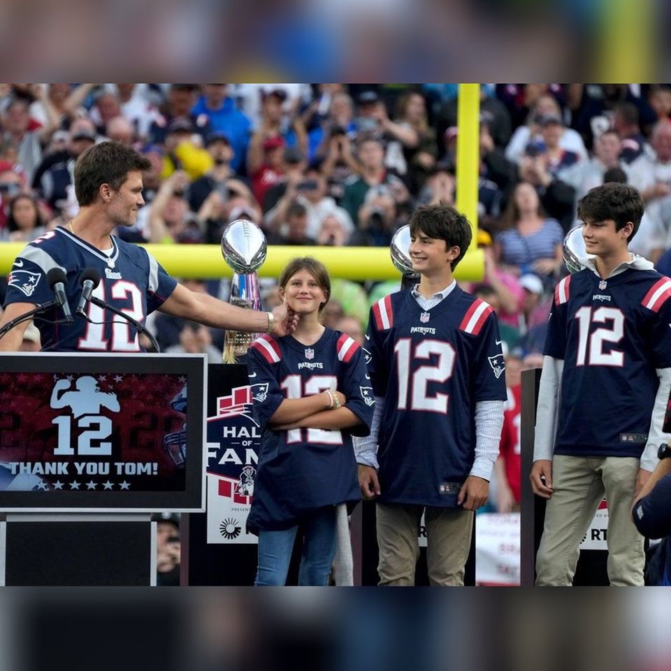 Tom Brady mit seinen Kindern Vivian, Benjamin und John.