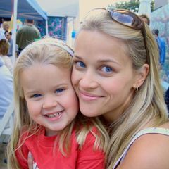 Ava Phillipe Früher