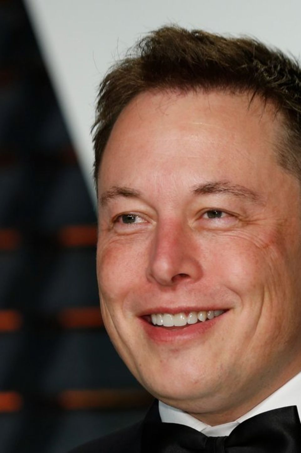 Elon Musk hatte ein Jahr lang eine On-and-Off-Beziehung mit Amber Heard. In einer neuen Biographie werden auch intime Details