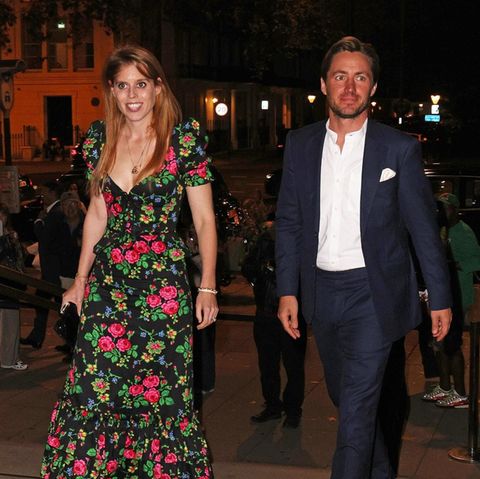 Prinzessin Beatrice und Edoardo Mapelli Mozzi vor dem The V&A in London