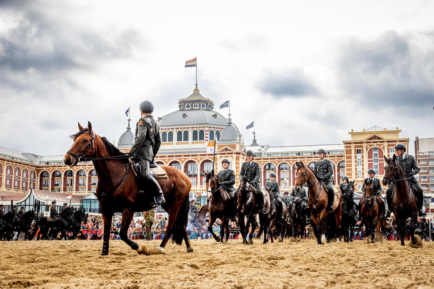 Niederländische Königsfamilie: Die Glanzvollen Bilder Vom "Prinsjesdag ...