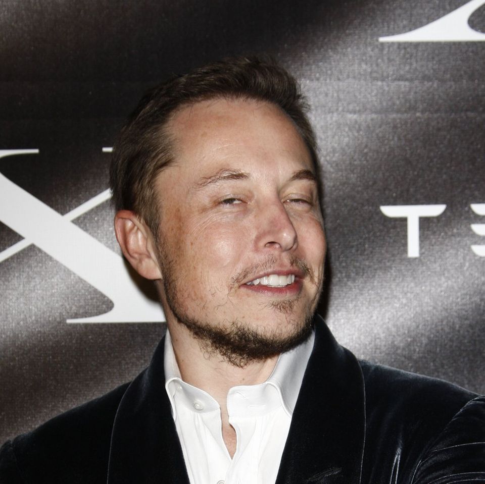 Elon Musk will X-Nutzer künftig zur Kasse bitten.