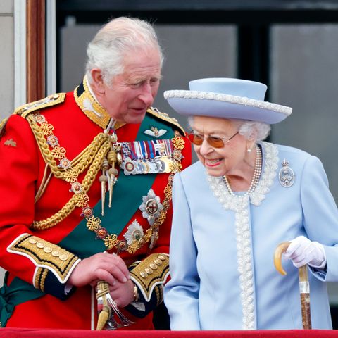 König Charles und Queen Elizabeth (†)