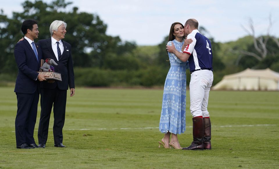 Bei einem Polo-Turnier im Juli 2023 ließ sich Catherine zu einem Kuss für ihren William hinreißen.