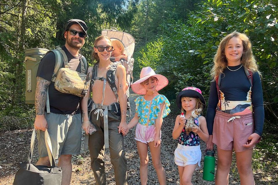 Outdoor: Jack Osbourne mit Kindern und Frau