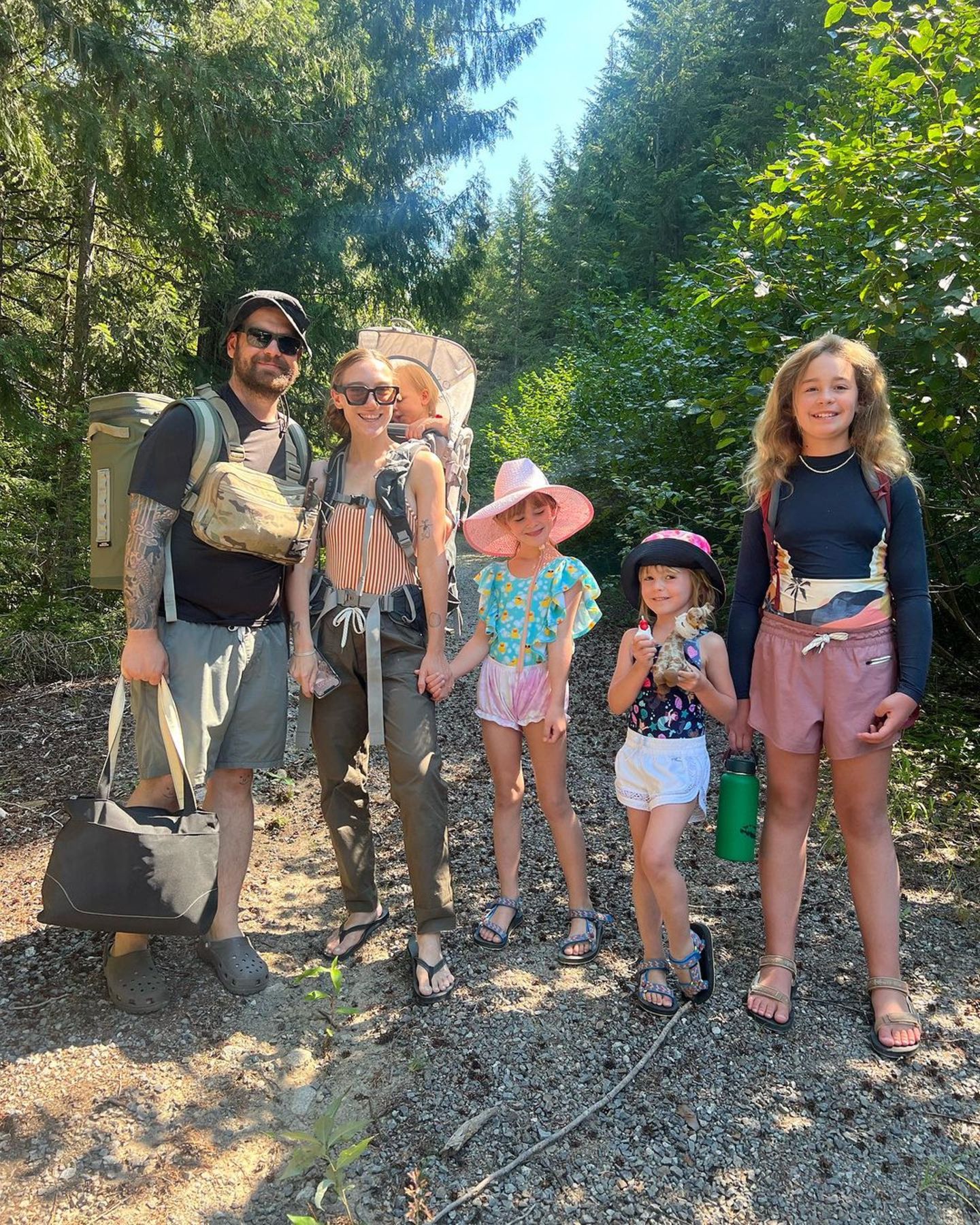 Outdoor: Jack Osbourne mit Kindern und Frau