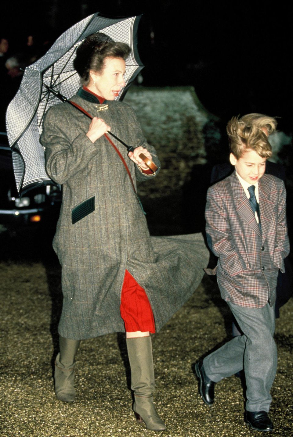 Prinz William im Alter von acht Jahren mit Prinzessin Anne
