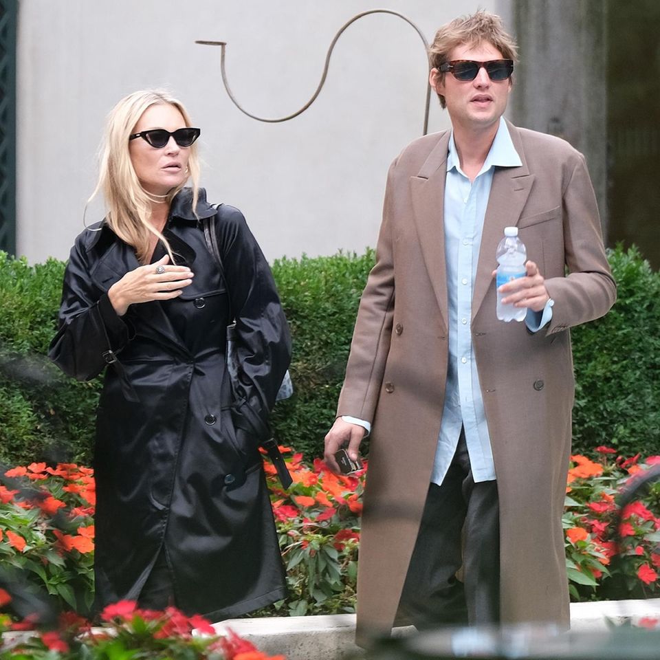 Kate Moss und Graf Nikolai von Bismarck am 20. September 2023 in Mailand