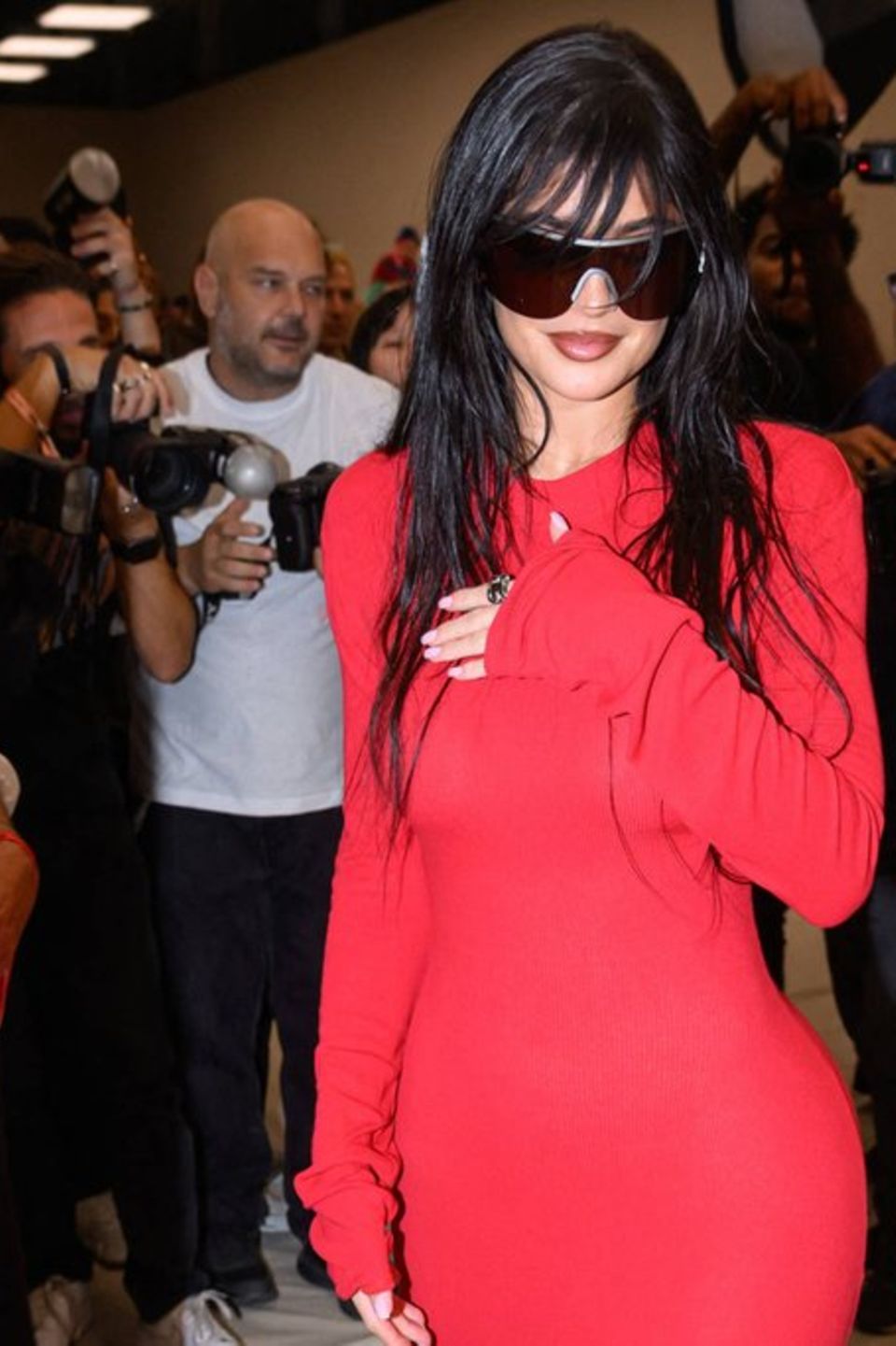 Kylie Jenner zieht in Paris das Blitzlichtgewitter auf sich.