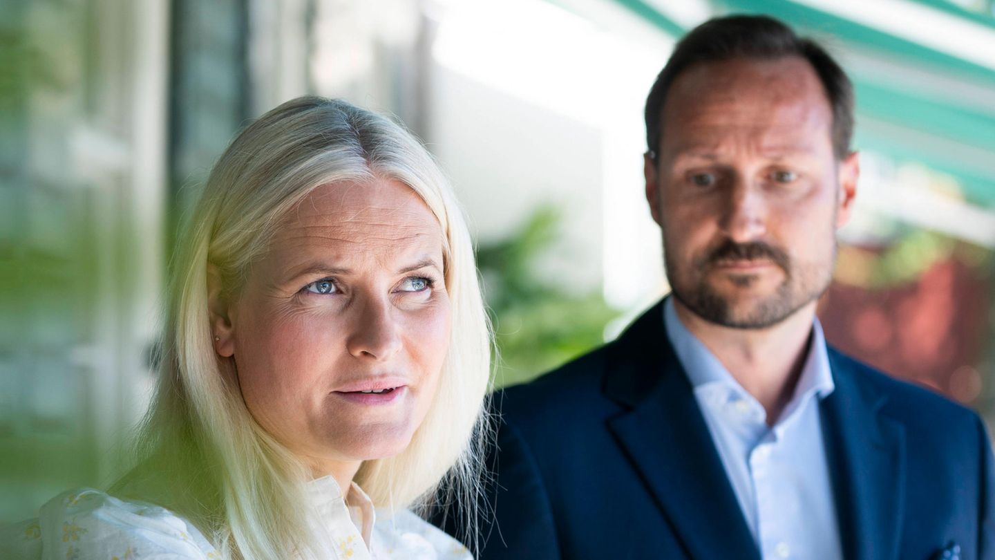 Prins Haakon: Personlige ord om Mette-Marits tilstand