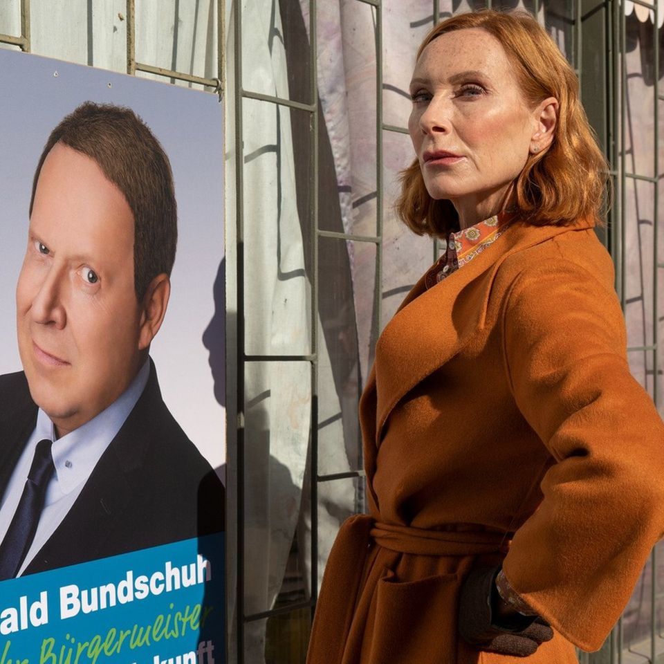 "Familie Bundschuh - Bundschuh vs. Bundschuh": Gundula (Andrea Sawatzki) hat ihren Ehemann Gerald Bundschuh (Axel Milberg) auf