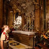 In der Basílica del Pilar findet die feierliche Blumengabe an die Jungfrau von El Pilar statt.
