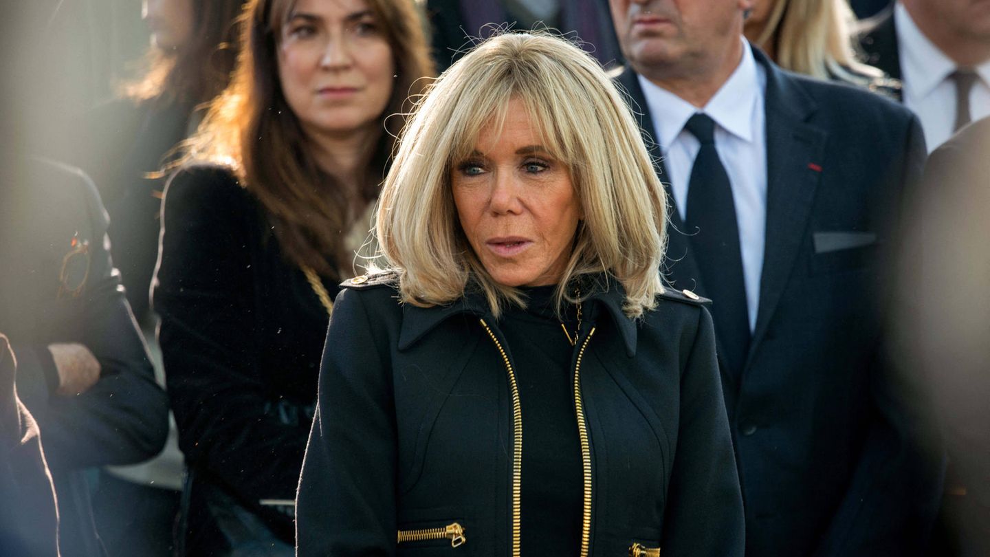 Brigitte-Macron-Sie-tr-gt-zwei-Eheringe-das-ist-der-traurige-Grund