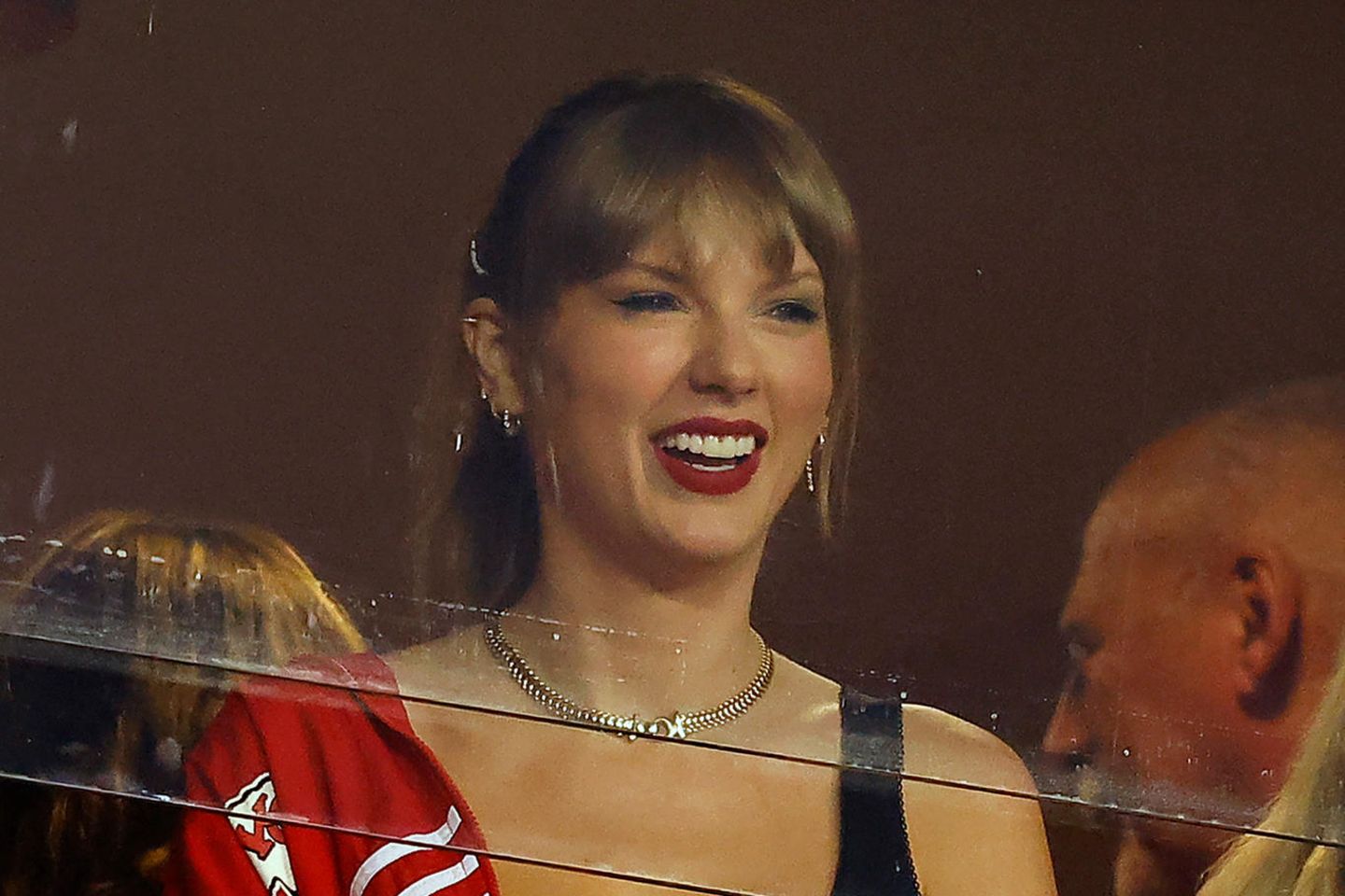 Taylor Swift: Schönheitseingriff mitten im Gesicht | GALA.de