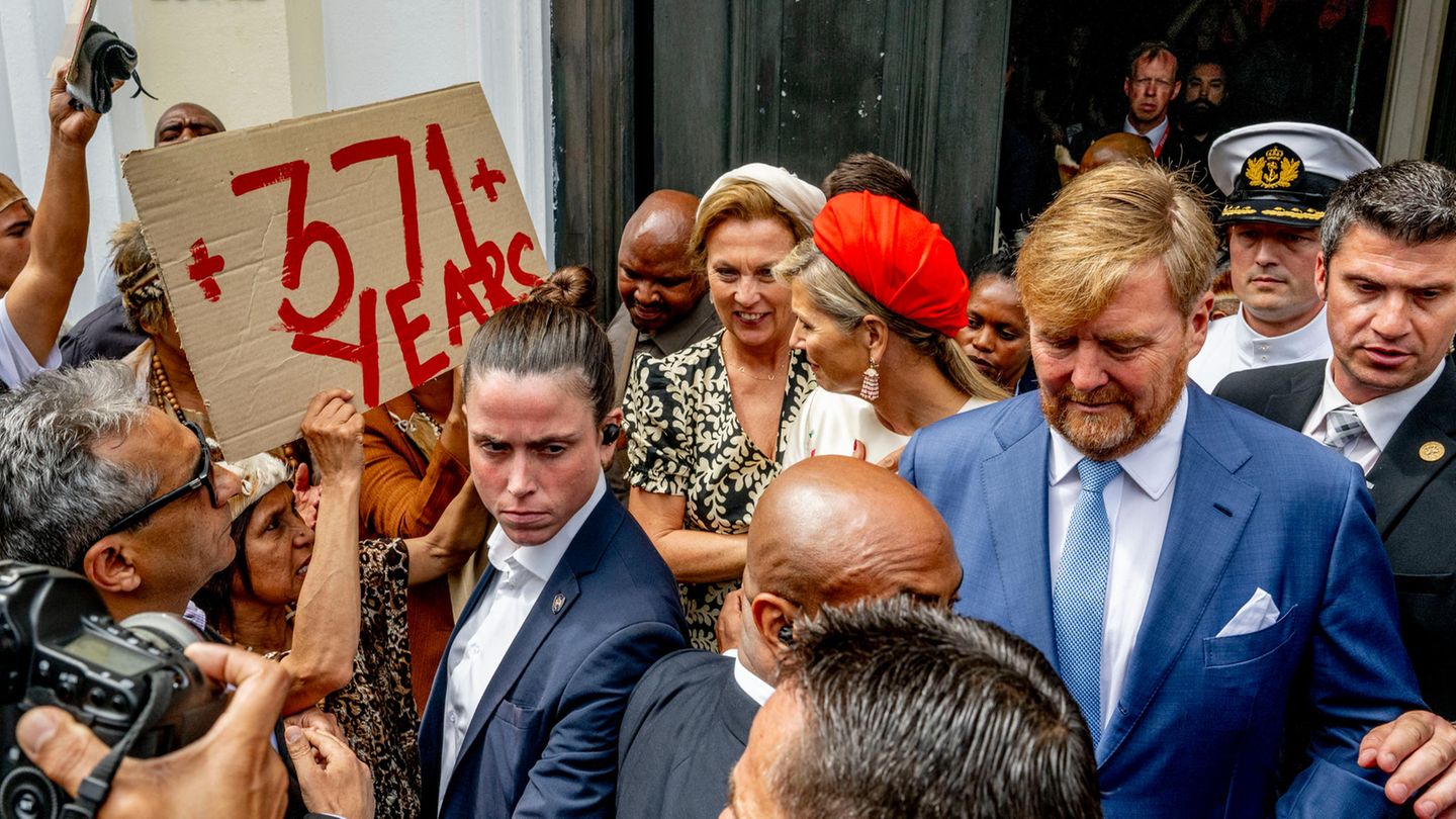 Koning Willem-Alexander en Koningin Máxima: lachend bij protesten in Zuid-Afrika