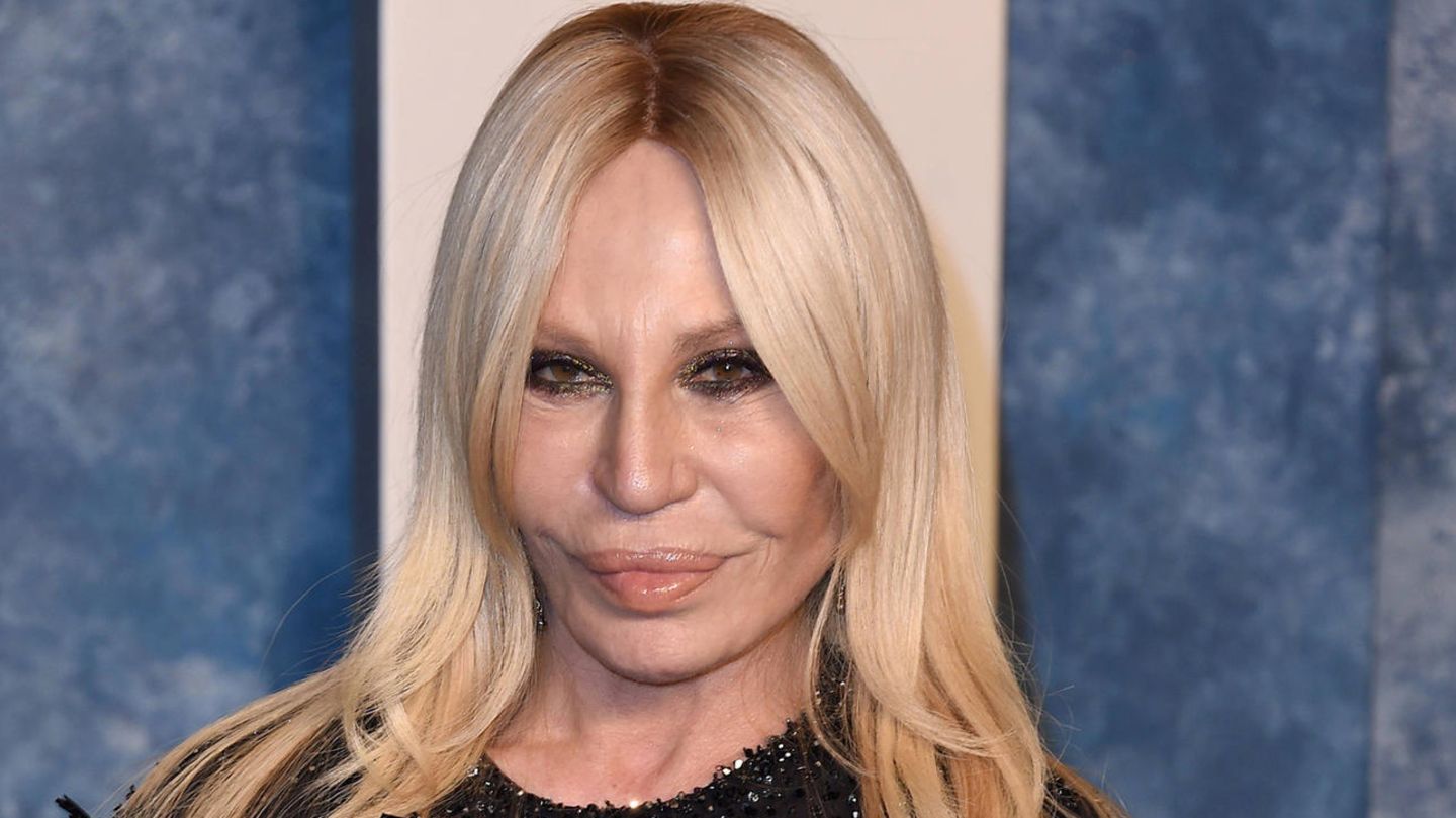 Donatella 2025 versace biografie