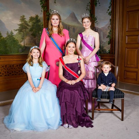 Prinzessin Estelle, Prinzessin Amalia, Prinzessin Ingrid Alexandra, Prinzessin Elisabeth und Prinz Charles (v.l.n.r.)