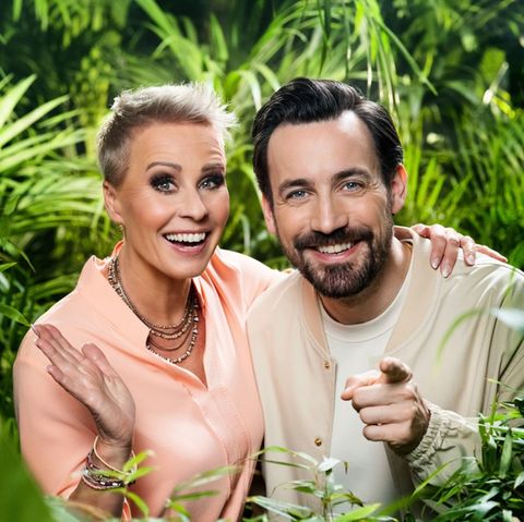 Sonja Zietlow und Jan Köppen führen auch 2024 durch "Ich bin ein Star - Holt mich hier raus!".