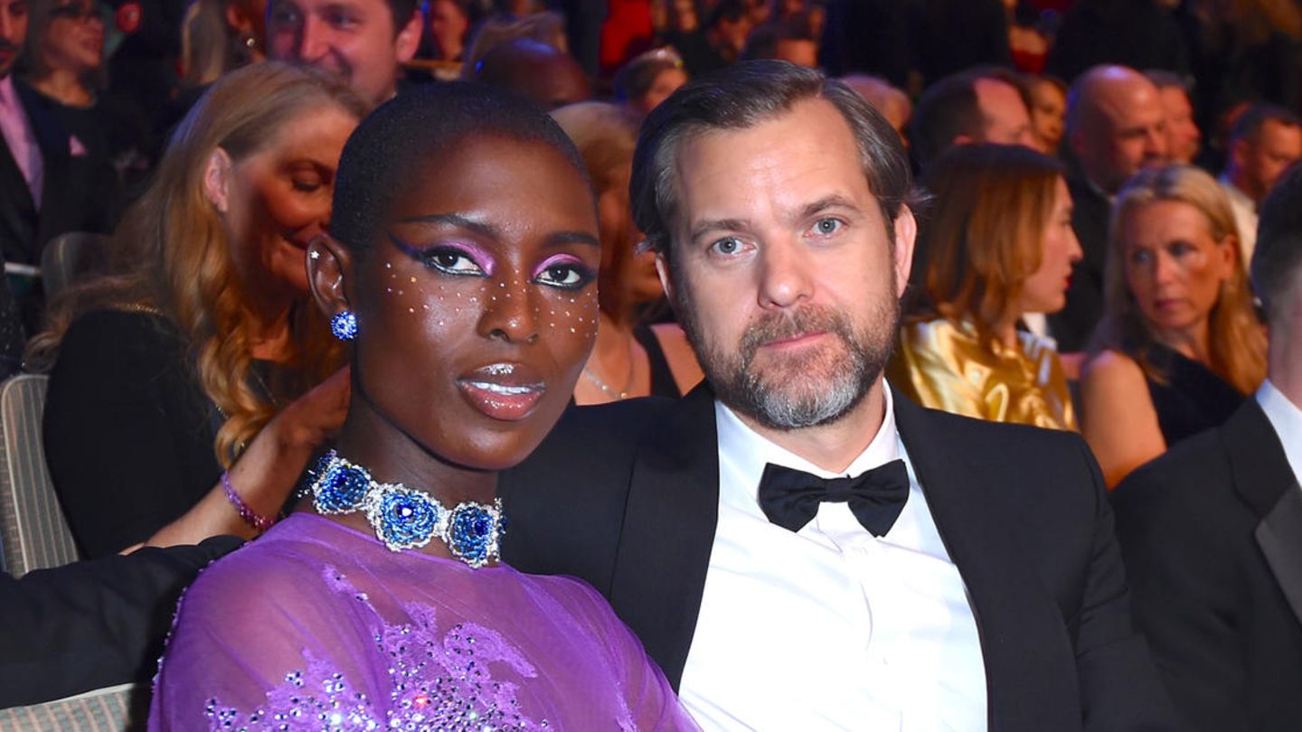 Jodie Turner-Smith + Joshua Jackson Explosive Divorce: Discrepancy on ...