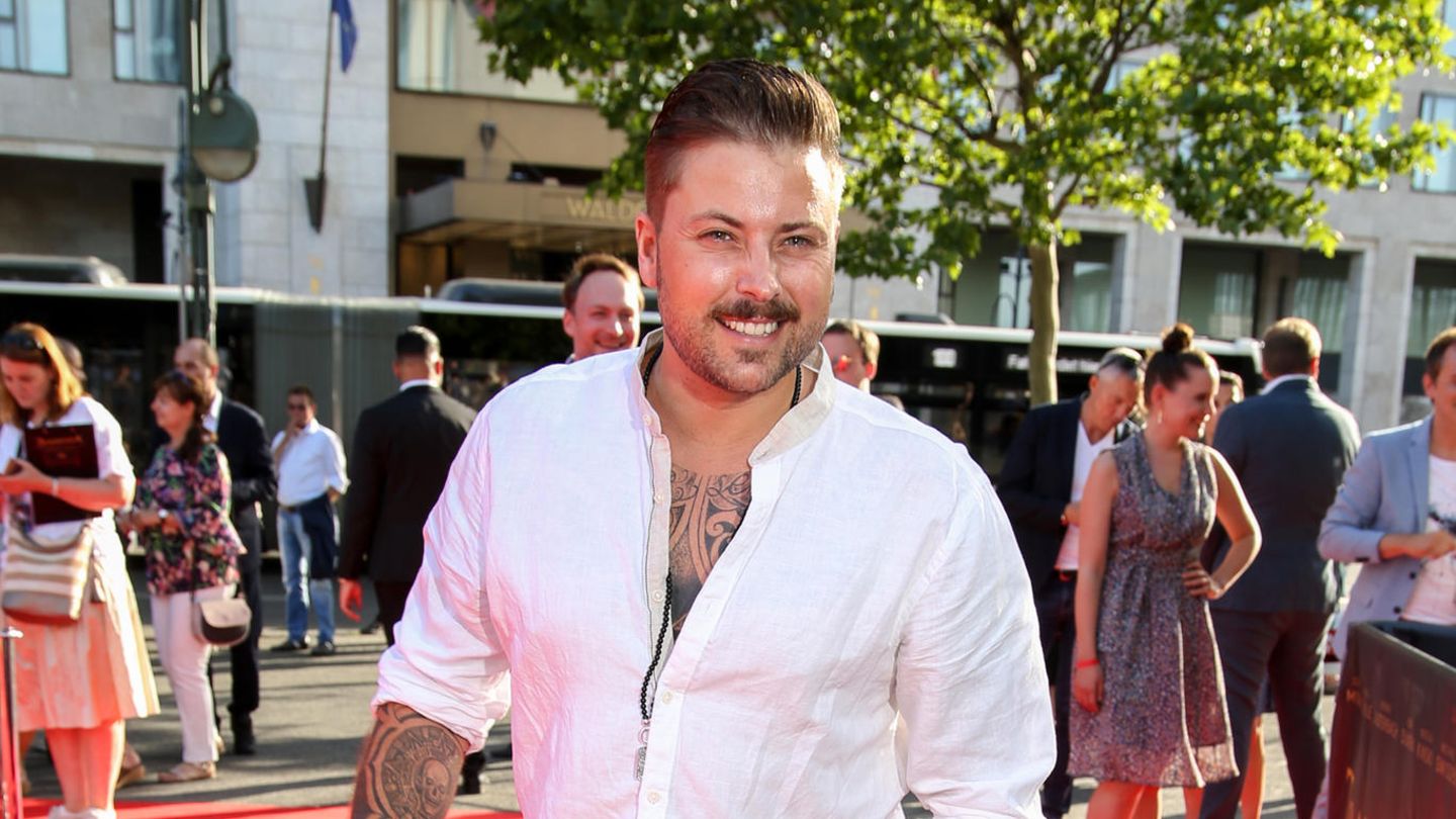 Felix von Jascheroff Kinder: Ein Blick auf Familie, Vaterrolle und Privatleben GZSZ-Star Felix von Jascheroff: Enthüllt! Er ist seit einem Jahr Opa | GALA.de