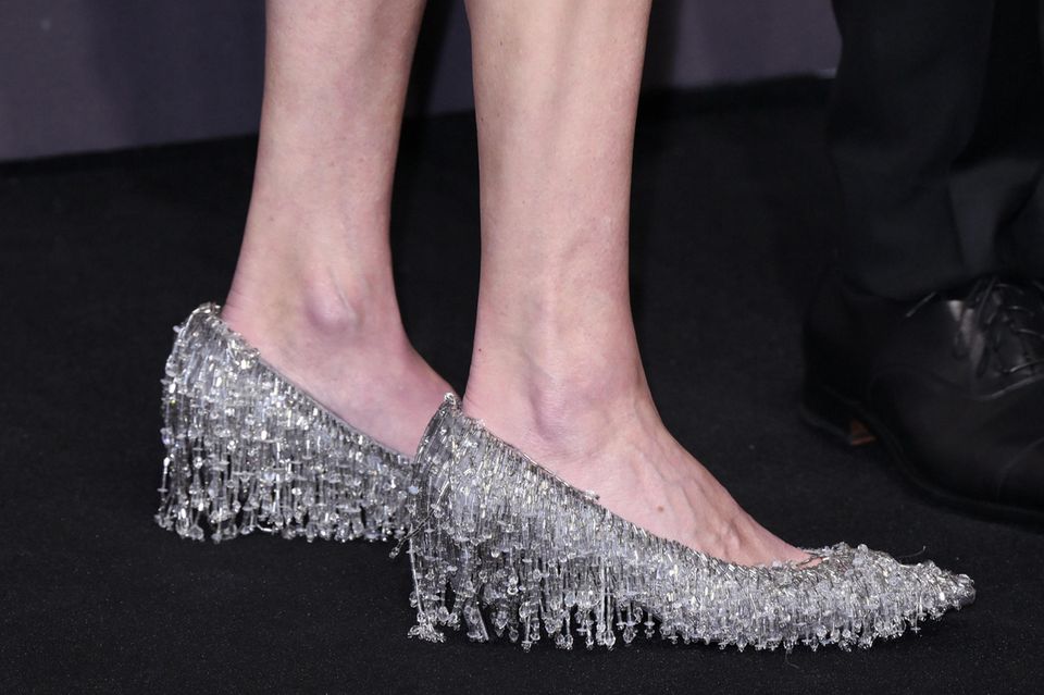Julia Roberts überrascht mit extravaganten Schuhen.
