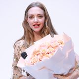 In Shanghai beim "Lancôme"-Event zeigt Amanda Seyfried, dass Schönheit nicht vergänglich ist. Seit über zehn Jahren bleibt sie ihrem dezenten Beauty-Look treu und sieht keinen Tag gealtert aus. Kaum zu glauben, dass sie am 3. Dezember 2023 38 Jahre alt wird. 