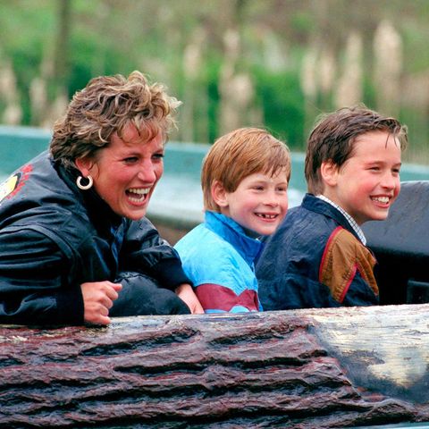 Prinzessin Diana mit ihren Söhnen Prinz Harry und Prinz William