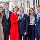 13. Dezember 2023 Mit den Worten "Die neuen Weihnachtskarten sind soeben verschickt worden", teilt der belgische Palast das feierliche Familienfoto der Royals auf Instagram. Es ist bereits die 10. Weihnachtskarte von König Philippe und seinen Liebsten seit Beginn seiner Regentschaft. 