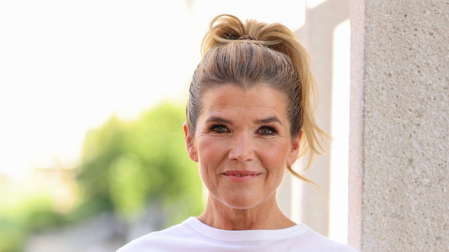 Makeover : So stark hat sich Anke Engelke in den letzten 40 Jahren gewandelt