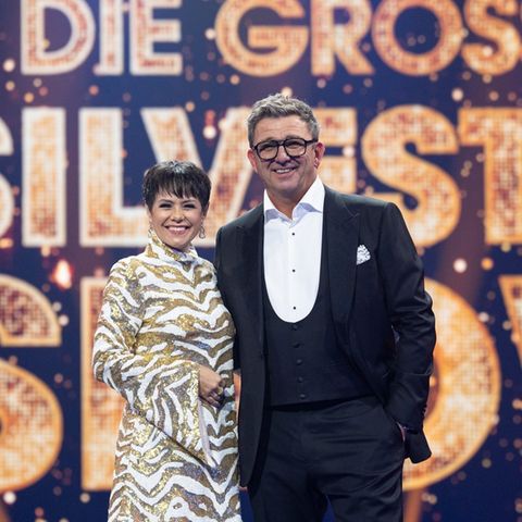 Hans Sigl und Francine Jordi präsentieren "Die große Silvester Show".
