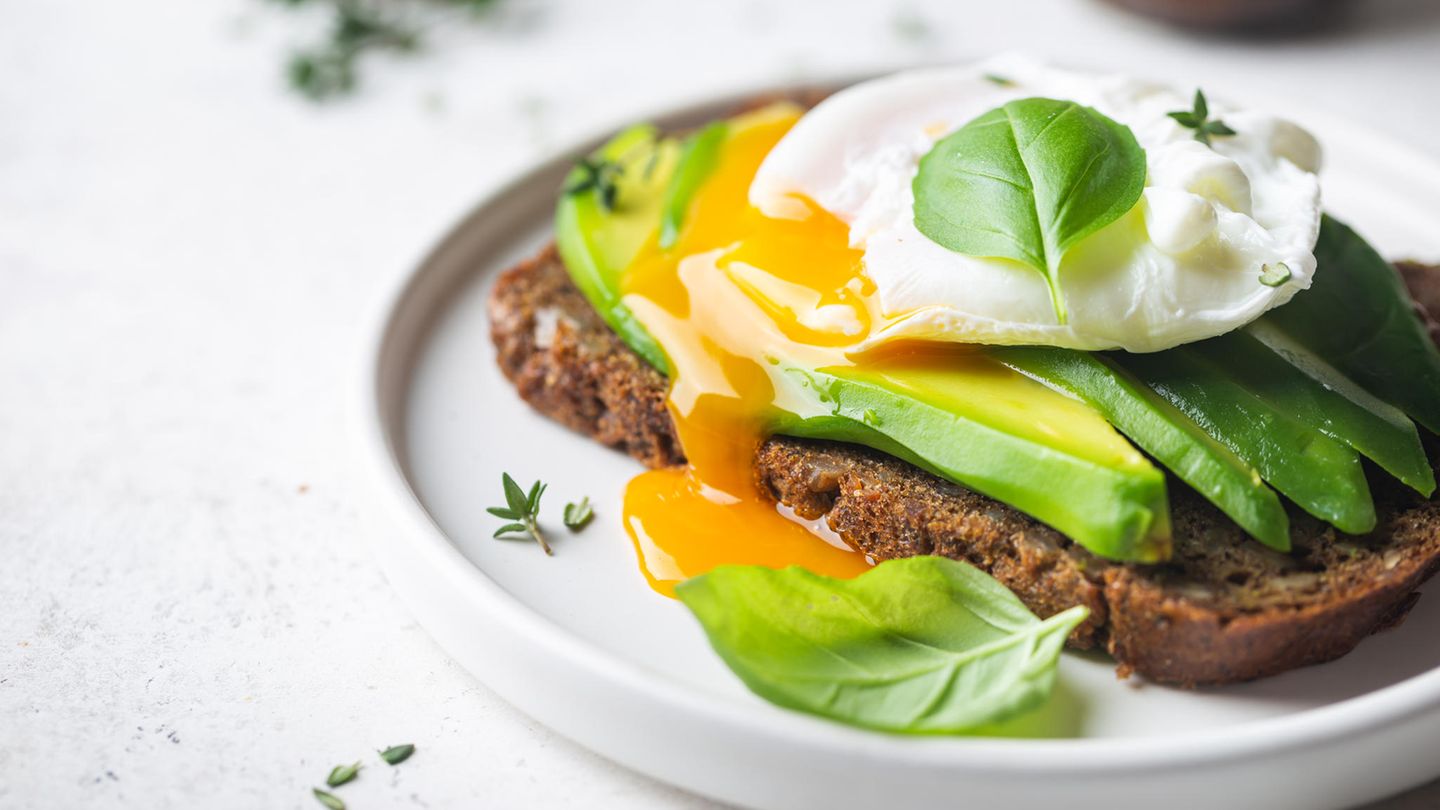 Perfekt pochiertes Ei: Mit diesem genialen Trick gelingt es garantiert ...